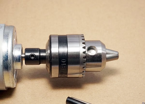 Phân biệt mũi khoan gạch men và mũi khoan đa năng Phân biệt mũi khoan gạch men và mũi khoan đa năng